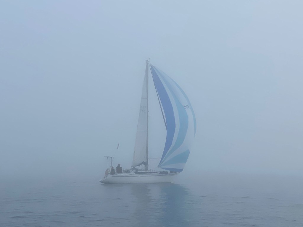 44a edició de la regata Columbretes: Spi, poc vent i boira&nbsp;espessa.